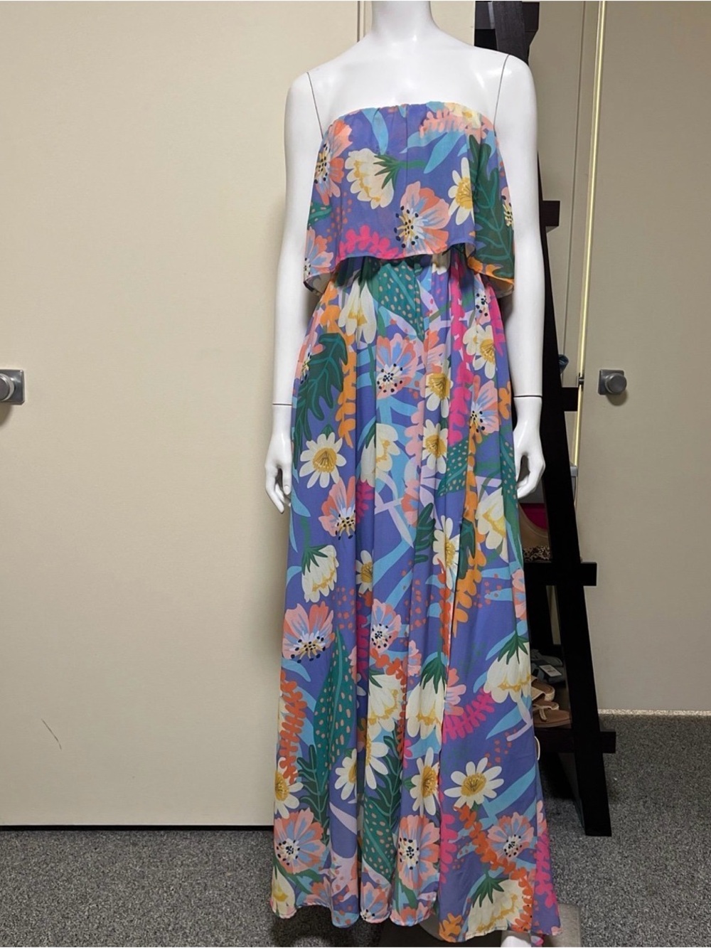 Boutique Strapless Tropical Floral Maxi Dress | Boho pastel colors - Size L